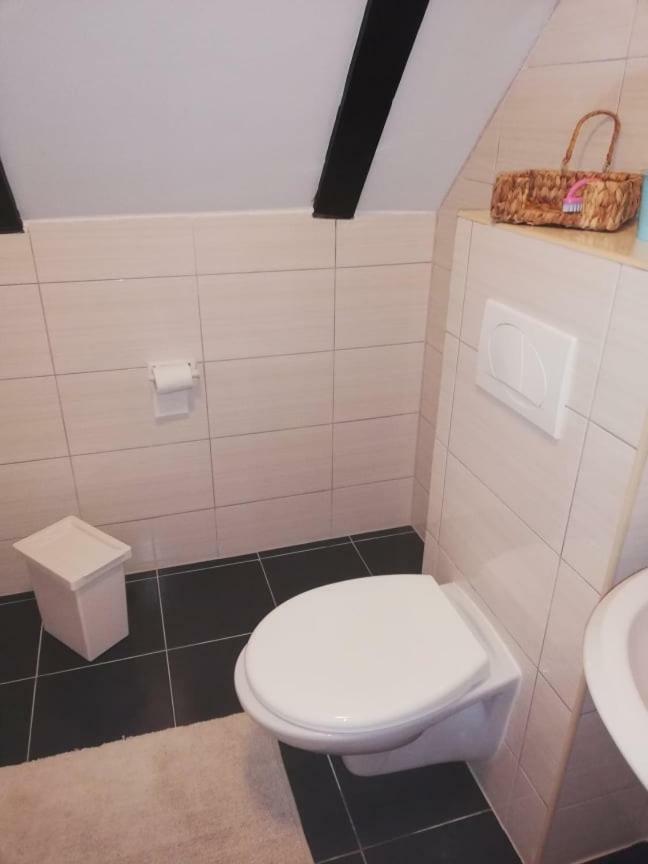 Sobe Na Vinskoj Cesti Zmajevac Apartment ภายนอก รูปภาพ