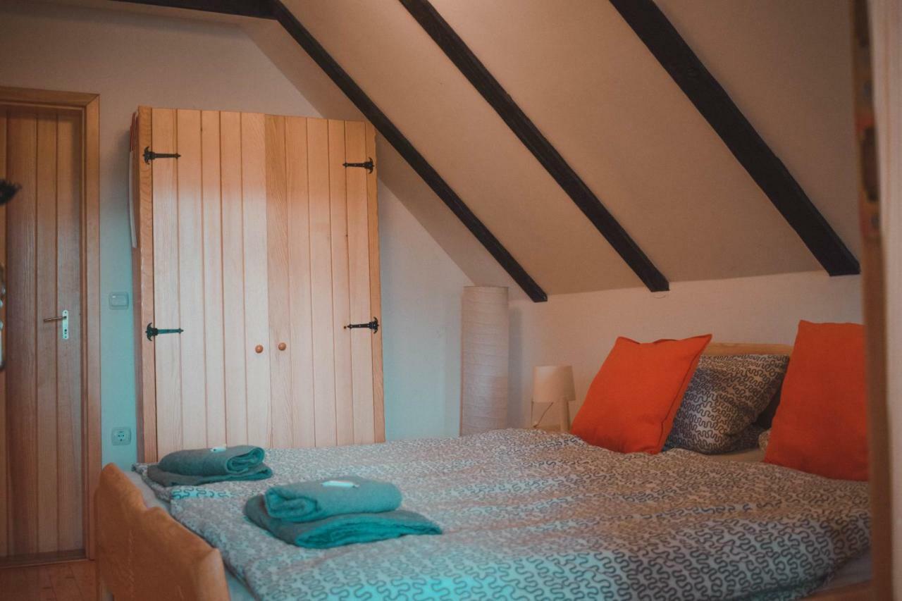 Sobe Na Vinskoj Cesti Zmajevac Apartment ภายนอก รูปภาพ